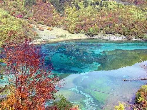 开福区：抢抓晴好天气 抢修受损路面 守护脚下平安
